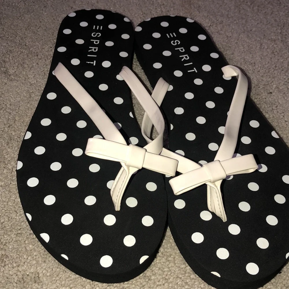 Esprit Women’s size 9 Flip Flops Polka Dots‎ Black White NWOT